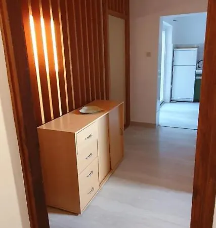 Pine Tree Apartment *